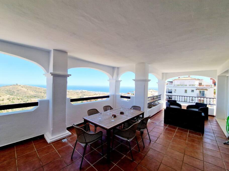 Las Palmeras Seaviews 米哈斯 外观 照片