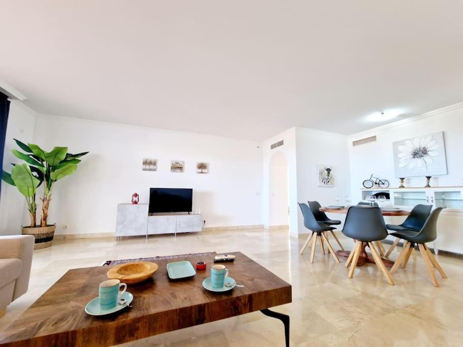 Las Palmeras Seaviews 米哈斯 外观 照片